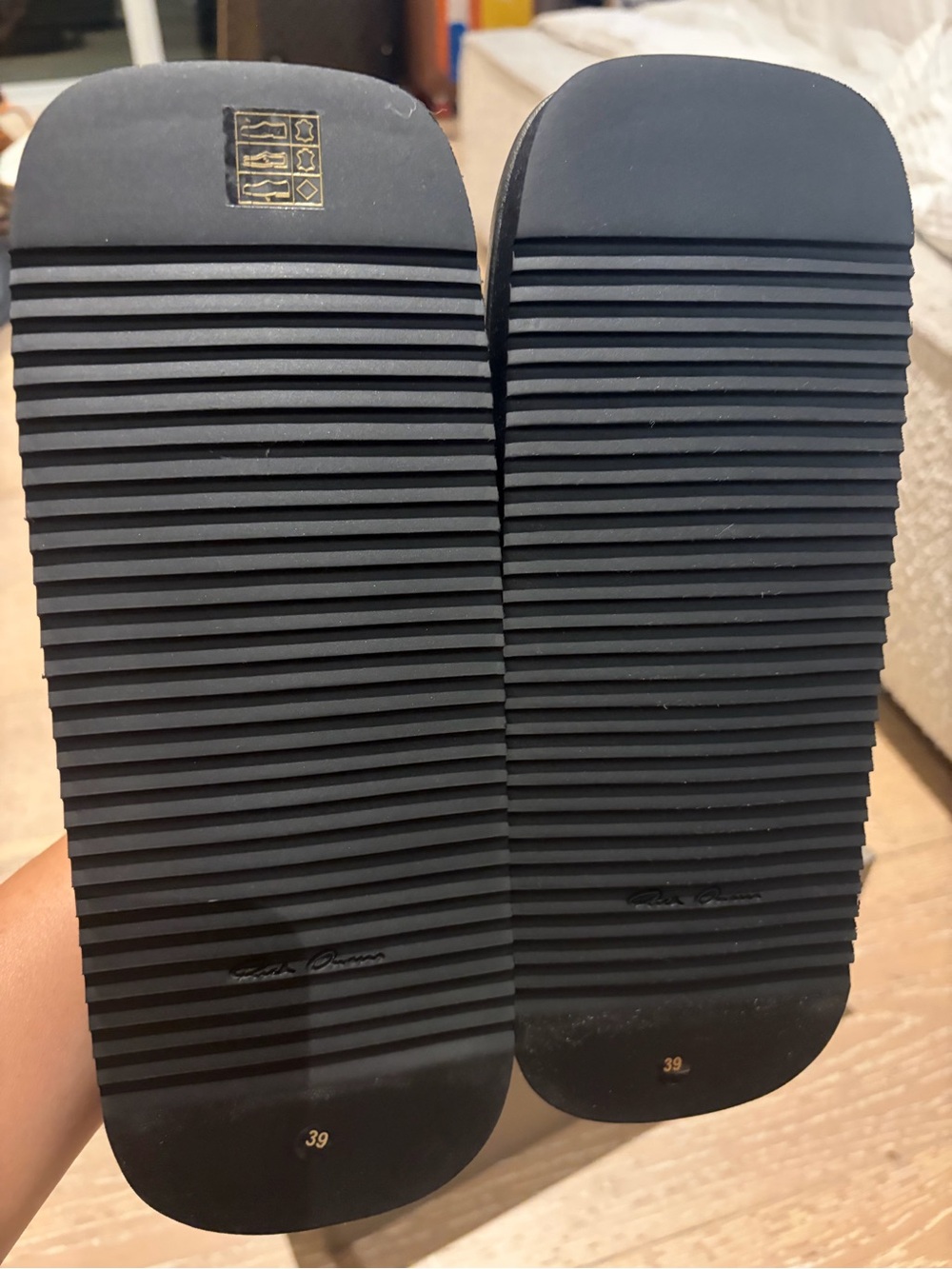 Rick Owens Black Padded Thong Sandals - Picture 4 of 5